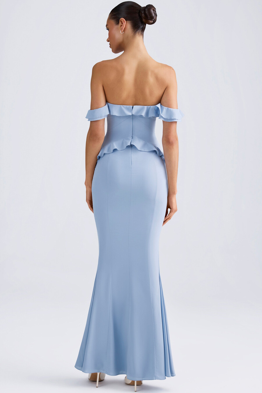 オフショルダーのフリルトリムドレス(ライトブルー)