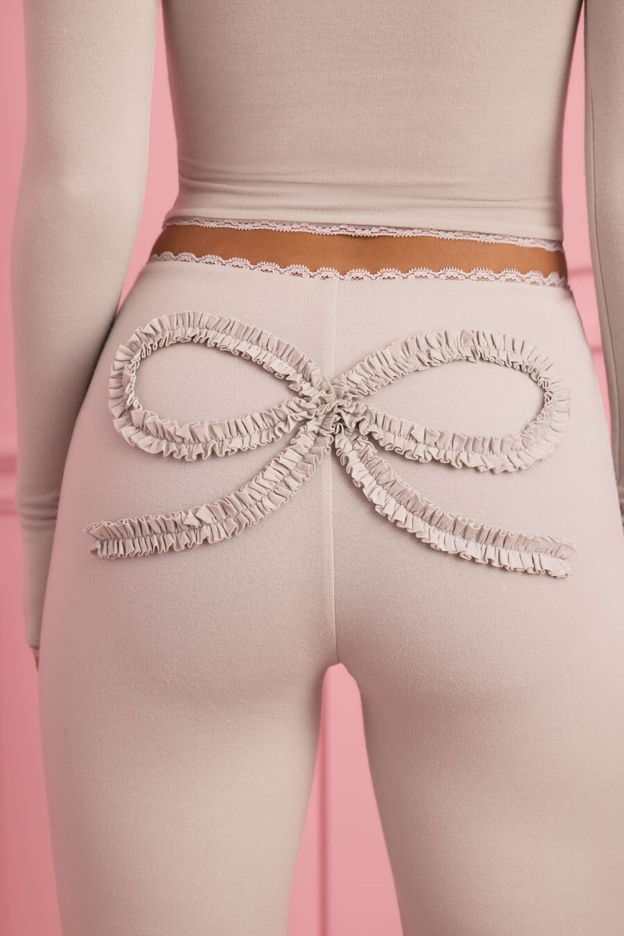 クラウドグレーのレーストリムアップリケパジャマパンツ