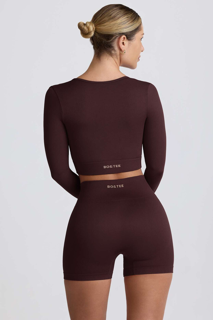 スーパースカルプト シームレス ロングスリーブ クロップトップ(チョコレート)